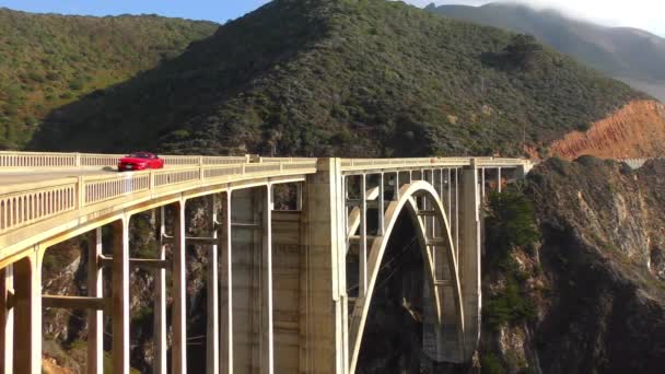 Bixby Creek Bridge Επίσης Γνωστή Bixby Canyon Bridge Στην Ακτή — Αρχείο Βίντεο