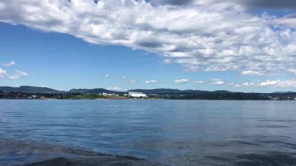 Norveç Başkenti Oslo Nun Binaları Hareket Halindeki Bir Tekneden 2018 — Stok video