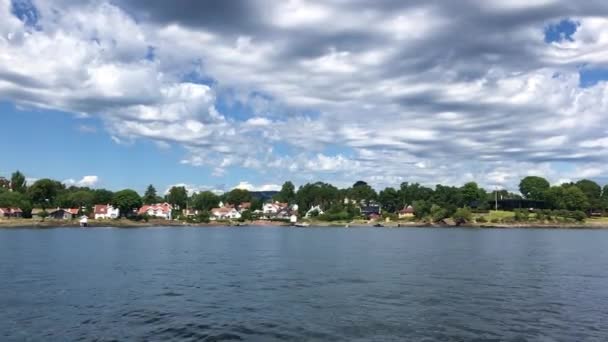 Norveç Başkenti Oslo Nun Binaları Hareket Halindeki Bir Tekneden 2018 — Stok video