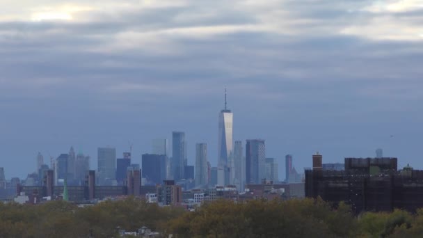 Manhattan Silueti Brooklyn New York Ekim 2018 Bir Çatıdan Görüldüğü — Stok video
