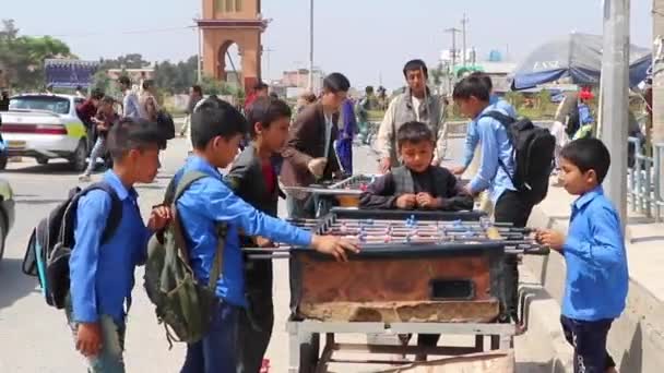 Straatverkeer Mazar Sharif Noord Afghanistan 2019 — Stockvideo