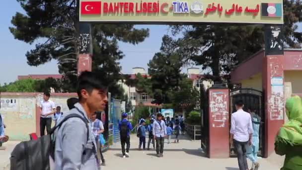 Neidentifikované Afghánské Děti Bakhtarské Střední Škole Mazar Sharif Severní Afghánistán — Stock video