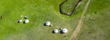 Moğol kırsalının havadan görünüşü, Moğolistan 'ın başkenti Ulaanbaatar' a çok uzak değil.