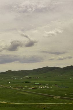 Moğolistan kırsalının havadan görünüşü, Moğolistan 'ın başkenti Ulaanbaatar' a yakın, yaklaşık 20 Haziran.