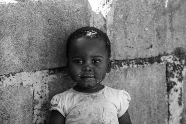 30 Temmuz 2008 'de Mbabane, Svaziland' da kimliği belirsiz bir Swazi çocuğunun portresi. 