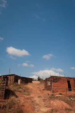 Domuzlar Tepesi, Svaziland 'daki Nasıralı Misyon Okulu' nun binaları, Temmuz 2018 dolaylarında.