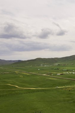 Moğolistan kırsalının havadan görünüşü, Moğolistan 'ın başkenti Ulaanbaatar' a yakın, yaklaşık Haziran 2019 'da.