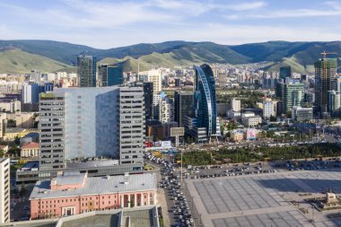 Sukhbaatar Meydanı 'nın havadan görünüşü, Moğolistan' ın başkenti Ulaanbaatar 'ın ana meydanı, yaklaşık Haziran 2019.
