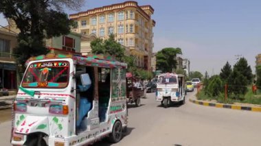 2019 'da Mazar-i-Şerif, Kuzey Afganistan' da sokak trafiği
