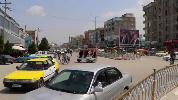 2019 Mazar Şerif Kuzey Afganistan Sokak Trafiği — Stok video