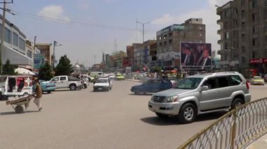 2019 'da Mazar-i-Şerif, Kuzey Afganistan' da sokak trafiği