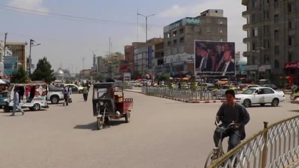 2019 Mazar Şerif Kuzey Afganistan Sokak Trafiği — Stok video