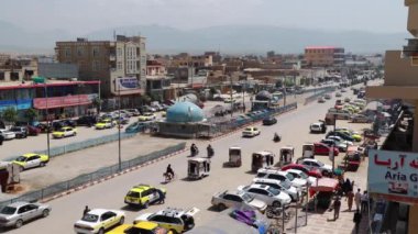 2019 'da Mazar-i-Şerif, Kuzey Afganistan' da sokak trafiği