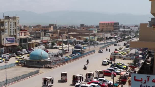 Straatverkeer Mazar Sharif Noord Afghanistan 2019 — Stockvideo