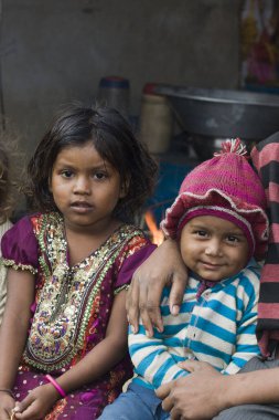 RAXAUL, INDIA - yaklaşık Kasım 2013 Kimliği belirsiz Hintli çocuklar, Kasım 2013 Raxaul, Bihar, Hindistan.