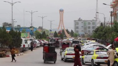 2019 'da Mazar-i-Şerif, Kuzey Afganistan' da sokak trafiği