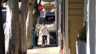 San Francisco, California 'daki Glen Park mahallesindeki sokak sahnesi, Ekim 2018 dolaylarında.