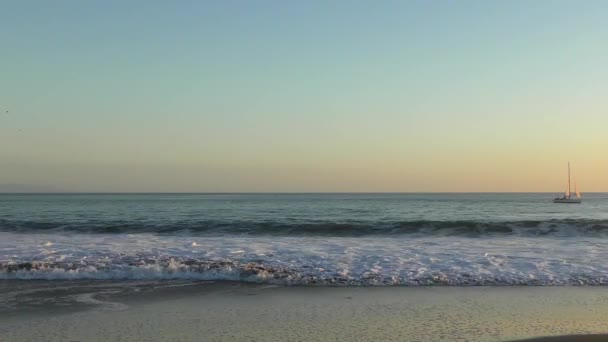 Segelyachten Vom Twin Lakes Beach Bei Sonnenuntergang Santa Cruz Kalifornien — Stockvideo