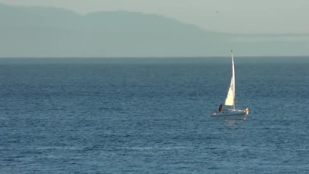 Navegando Iates Como Visto Twin Lakes Beach Pôr Sol Santa — Vídeo de Stock