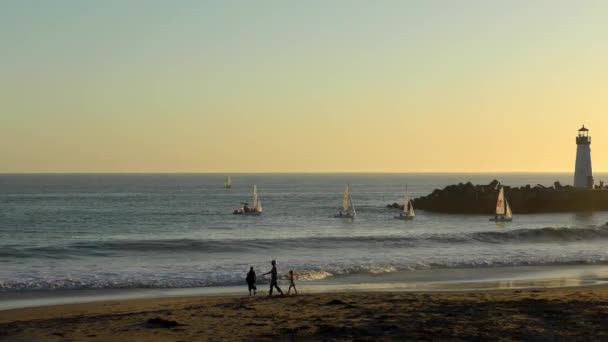 Yachts Voile Partir Twin Lakes Beach Coucher Soleil Santa Cruz — Video