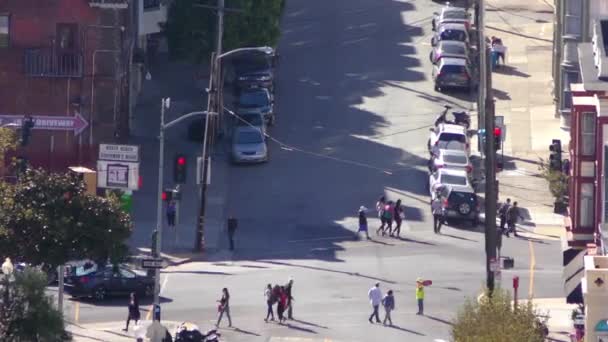 Unbekannte Und Straßenverkehr Auf Der Filbert Street Vom Telegraph Hill — Stockvideo