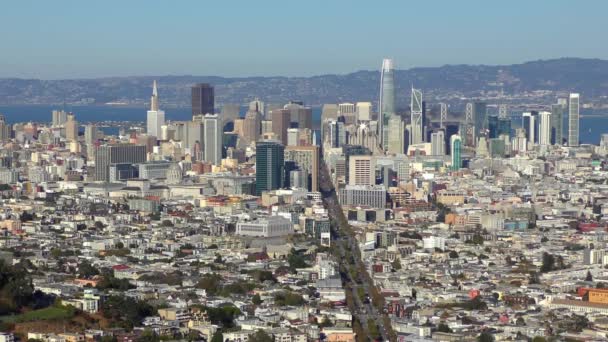 2018年10月頃カリフォルニア州ツインピークスから見たサンフランシスコの金融街とマーケットストリート — ストック動画