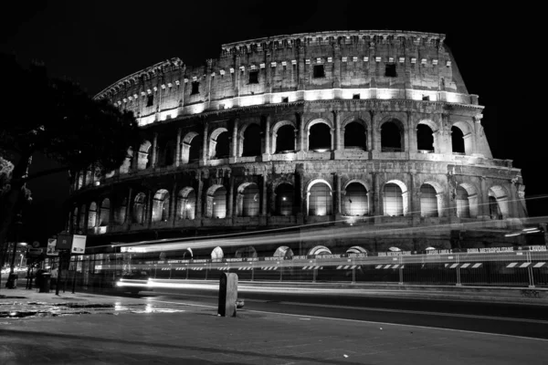 Colisée Nuit Dans Capitale Italie Rome Montage Noir Blanc — Photo