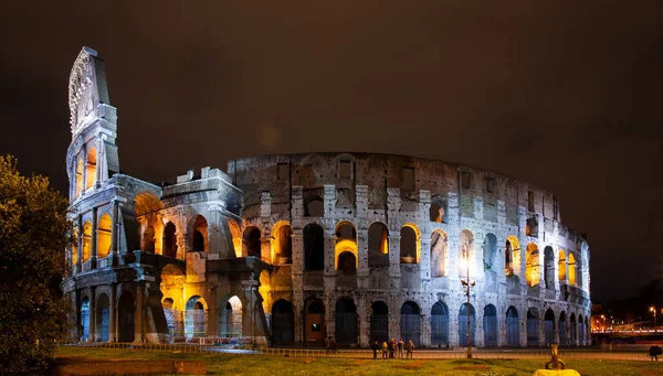 Колизей Риме Ночью 2018 Года — стоковое фото