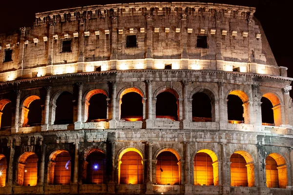 Kolosseum Bei Nacht Der Italienischen Hauptstadt Rom — Stockfoto