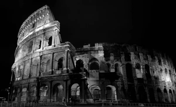 Colisée Nuit Dans Capitale Italie Rome Montage Noir Blanc — Photo