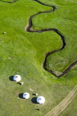 Moğol kırsalının havadan görünüşü, Moğolistan 'ın başkenti Ulaanbaatar' a çok uzak değil.