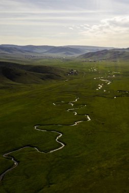 Moğol kırsalının havadan görünüşü, Moğolistan 'ın başkenti Ulaanbaatar' a çok uzak değil.