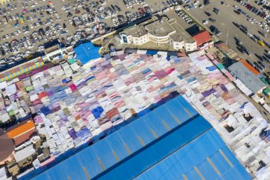 Moğolistan 'ın başkenti Ulaanbaatar' daki Narantuul Pazarı 'nın havadan görünüşü, yaklaşık Haziran 2019