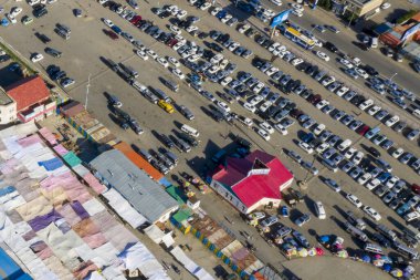 Moğolistan 'ın başkenti Ulaanbaatar' daki Narantuul Pazarı 'nın havadan görünüşü, yaklaşık Haziran 2019