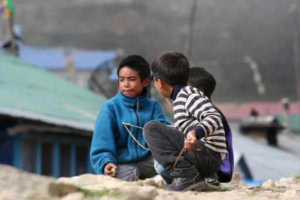 Niños Sherpa Identificados Namche Bazaar Región Del Everest Nepal Alrededor — Foto de Stock