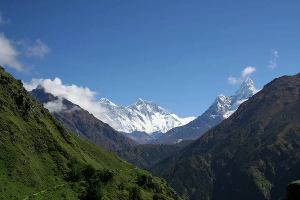 尼泊尔喜马拉雅山山脉景观 — 图库照片