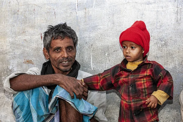 Sundarpur Inde 2013 Indien Non Identifié Avec Enfant Dans Hôpital — Photo