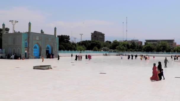 Uidentifiserte Afghanere Den Blå Moskeen Mazar Sharif Nord Afghanistan 2019 – stockvideo