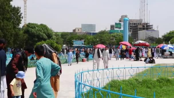 Pueblo Afgano Identificado Mezquita Azul Mazar Sharif Norte Afganistán 2018 — Vídeo de stock