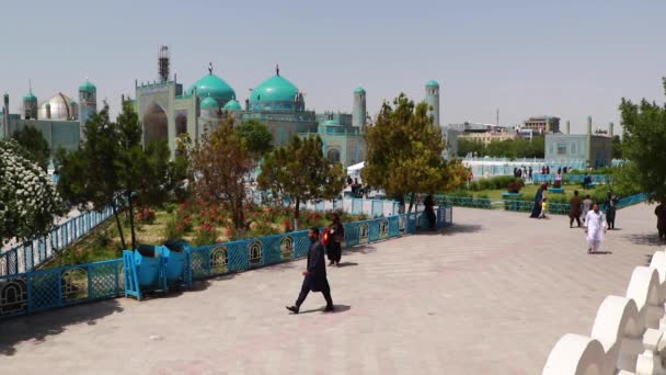 Pueblo Afgano Identificado Mezquita Azul Mazar Sharif Norte Afganistán 2018 — Vídeo de stock