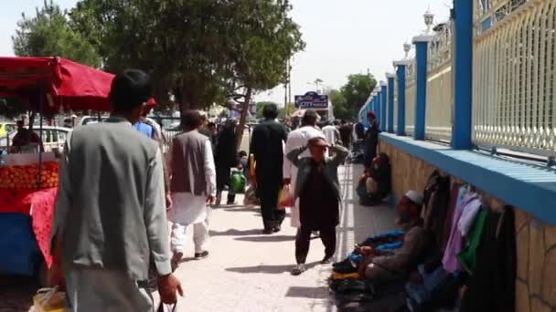 Neidentifikovaní Afghánci Centru Města Mazar Sharif Severní Afghánistán Roce 2018 — Stock video