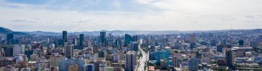 Moğolistan 'ın başkenti Ulaanbaatar' ın havadan görünüşü, yaklaşık Haziran 2019