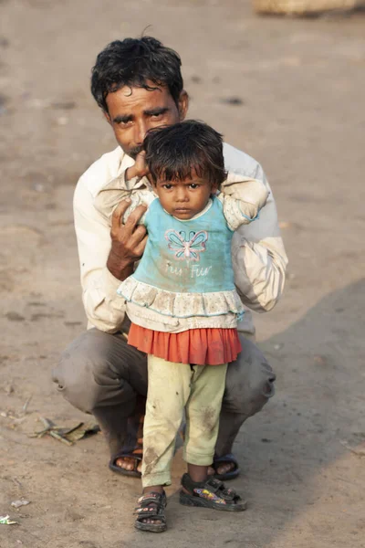 Raxaul Índia Homem Criança Indianos Não Identificados Raxaul Bihar Índia — Fotografia de Stock