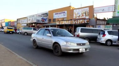 Güney Afrika Zambiya 'nın başkenti Lusaka' da sokak trafiği ve kimliği belirsiz kişiler, 2020