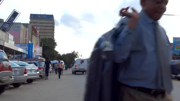 Utcai Forgalom Azonosítatlan Személyek Lusakában Zambia Fővárosában Dél Afrikában 2020 — Stock videók