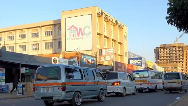 남아프리카 공화국 잠비아의 루사카의 교통과 미상의 사람들 2020 — 비디오