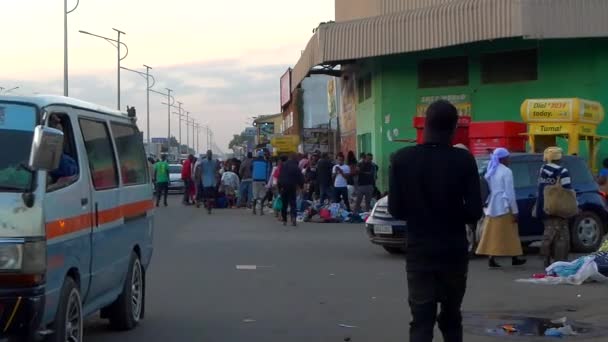 Tráfico Callejero Personas Identificadas Lusaka Capital Zambia África Del Sur — Vídeos de Stock