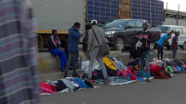 Pessoas Não Identificadas Rua Lusaka Capital Zâmbia África Austral 2020 — Vídeo de Stock