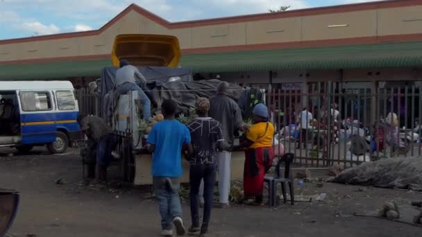 Niet Geïdentificeerde Mensen Lusaka Straat Hoofdstad Van Zambia Zuidelijk Afrika — Stockvideo