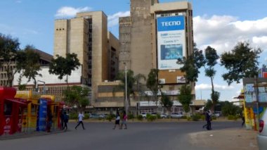 Güney Afrika Zambiya 'nın başkenti Lusaka' da sokak trafiği ve kimliği belirsiz kişiler, 2020